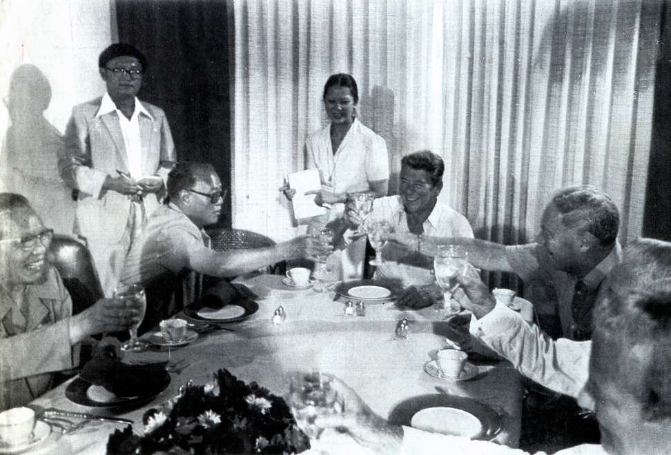 US president Ronald Reagan toasts with Chinese premier Zhao Ziyang (second from left) at a lunch in Cancun, Mexico, in October 1981. Photo: UPI