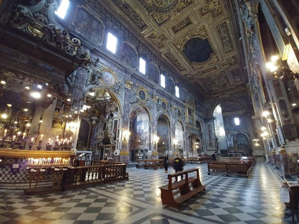 A sample shot from the LG G6’s wide angle camera inside the Basilica della Santissima Annunziata in Florence. Photo: Ben Sin