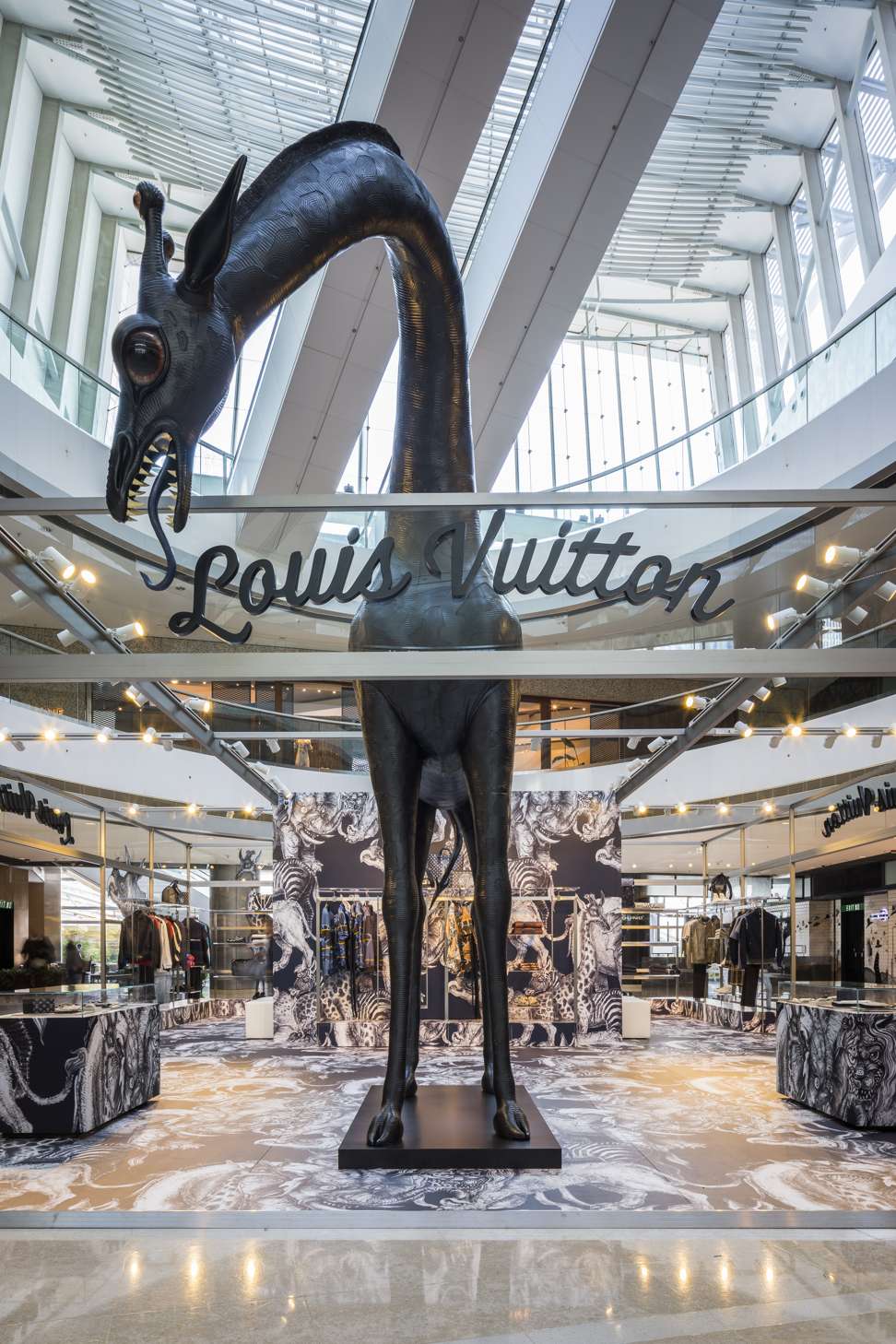 Louis Vuitton Men's Spring/ Summer 2022 Pop Up Store Di Plaza