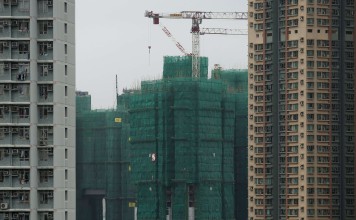 The latest figures show total sales values fell 39.2 per cent in the six months to HK$189.5 billion. Photo: Tyrone Siu, Reuters.