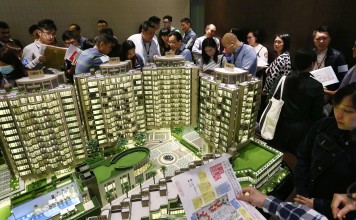 The report showed that housing accounted for the bulk of spending – 36 per cent of monthly expenditure. Photo: Jonathan Wong