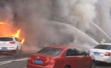 Firefighters battle the blaze in Tiantai county in Zhejiang province. Photo: Handout