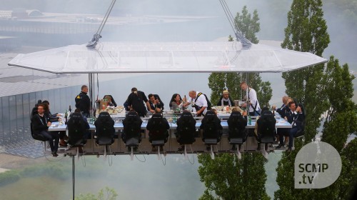 A dinner party in the sky