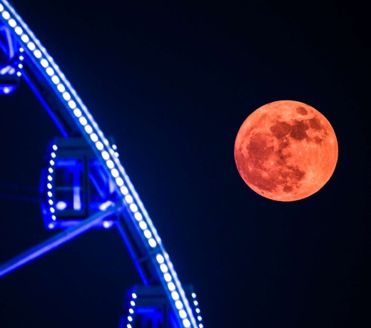 The first supermoon since 1948 rises over Hong Kong's sky. Photo:David Wong The first supermoon since 1948 rises over Hong Kong's sky. Photo:David Wong
