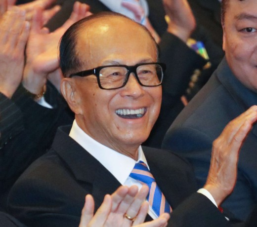Li Ka-shing issues the pledge in his poll platform for the Election Committee that will pick the next chief executive