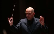 HKPhil music director was fully in charge of what can be a demanding work, even if its earthy interludes were glossed over,  and orchestra and soloist were in perfect sync in Mozart violin concerto