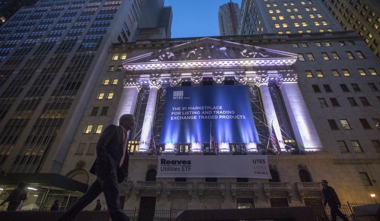 Outside the New York Stock Exchange. Some currencies have shone more brightly, others continue to fade. “It is the time for divergence,” Morgan Stanley wrote on Friday last week as the dollar “continues to develop a mixed performance”.