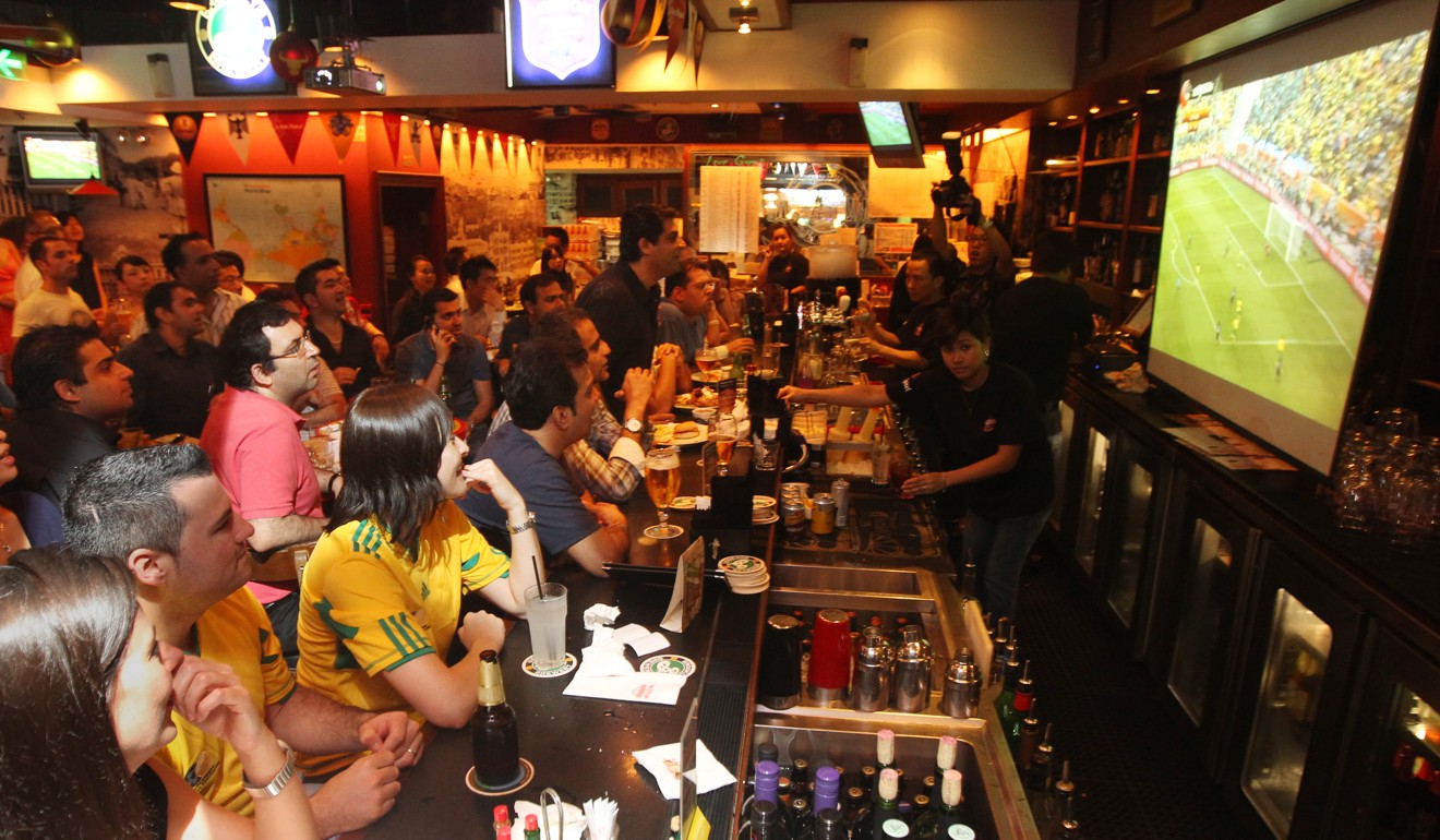 Soccer fans at Hong Kong Brew House. Photo: Felix Wong