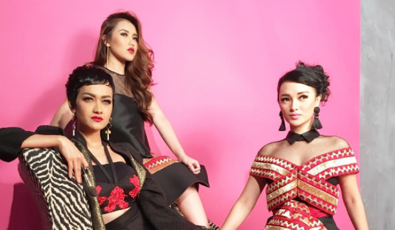 Jupe, left, with dangdut singers Ayu Ting Ting, second from left, and Zaskia Gotik. Photo: Julia Perez Instagram