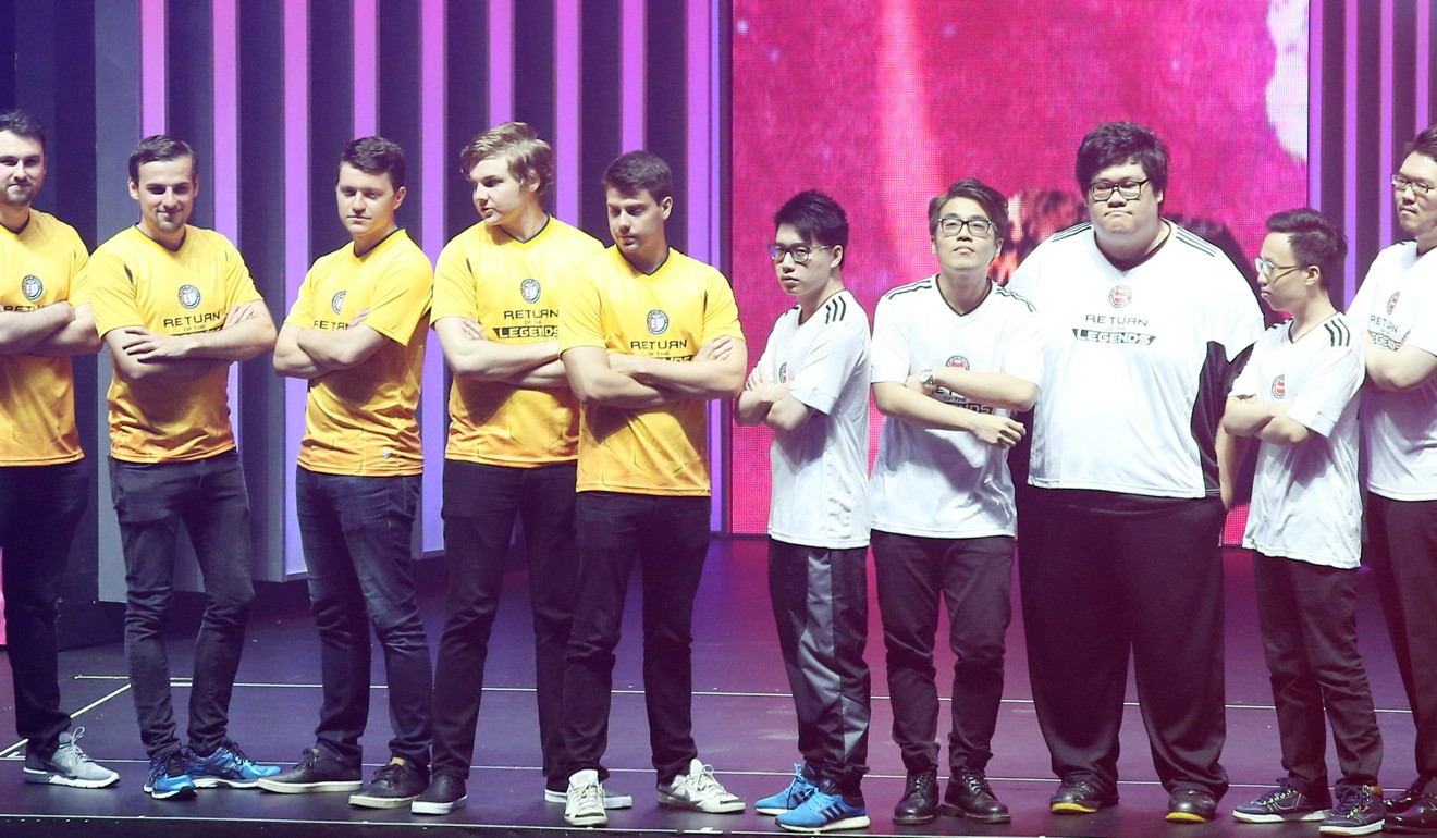 Team Taiwan/ Hong Kong/ Macau (in white) with Team Europe (in yellow). Photo: Dickson Lee