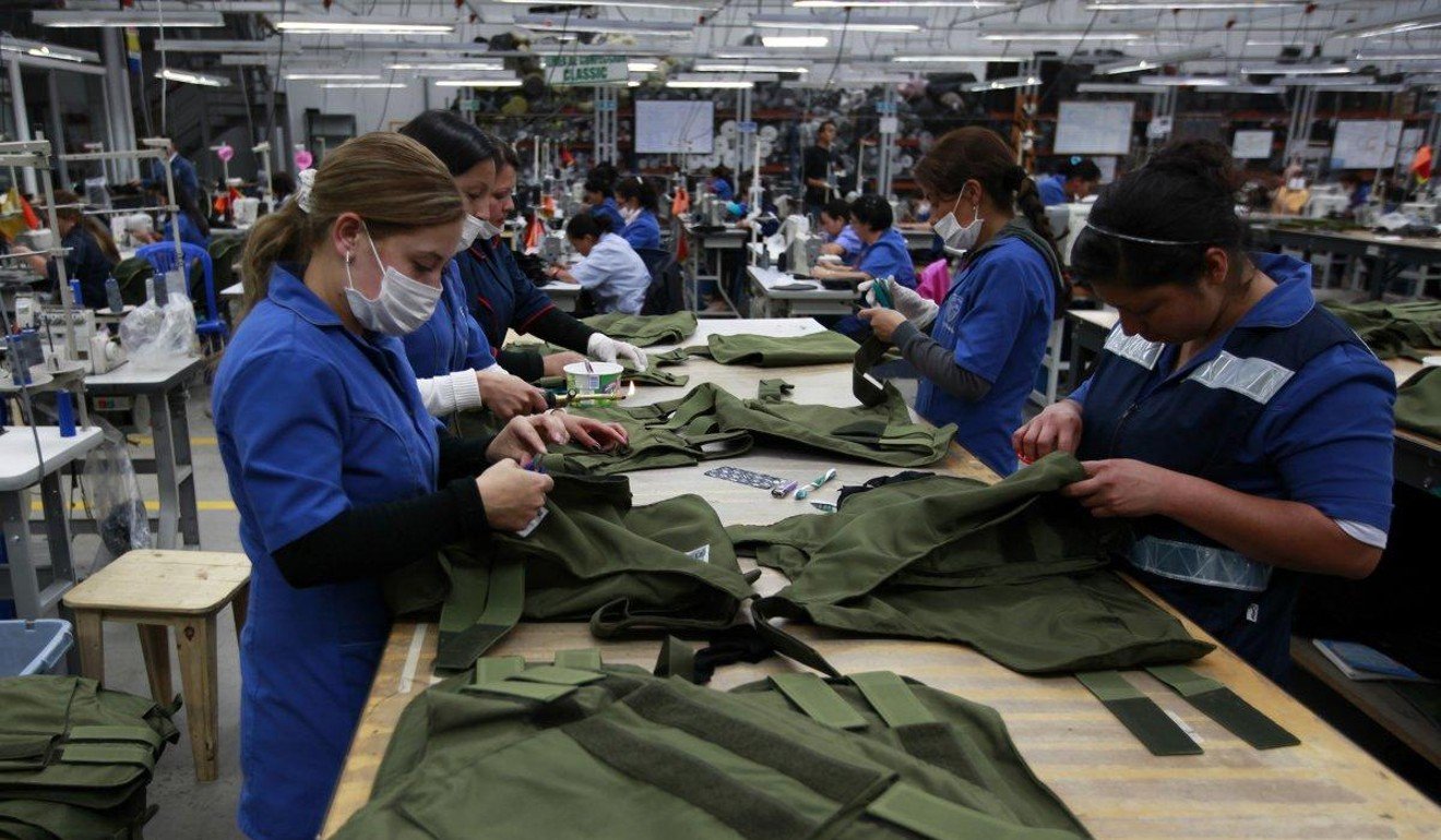 Производители армейских. Военное производство. Швейное производство. Промышленность Израиля. Военная швейная фабрика.