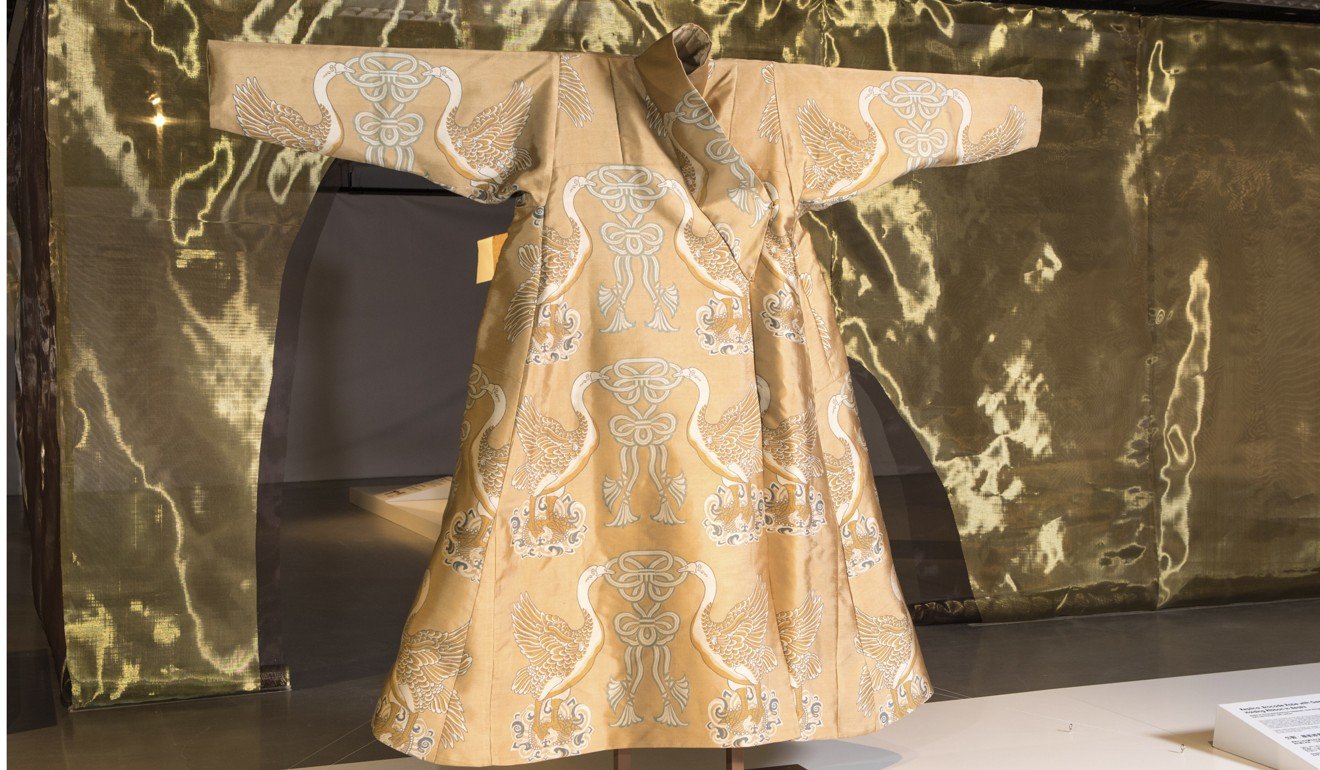 Guo Pei mosaic qipao a highlight of Hong Kong show about silk’s beauty