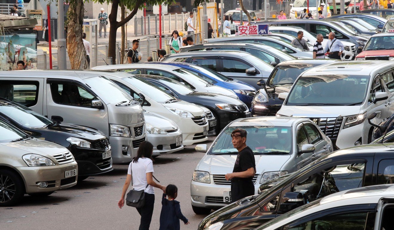 Cars waiting for a space at a car park outside Victoria Park in Causeway Bay. Photo: K.Y. Cheng