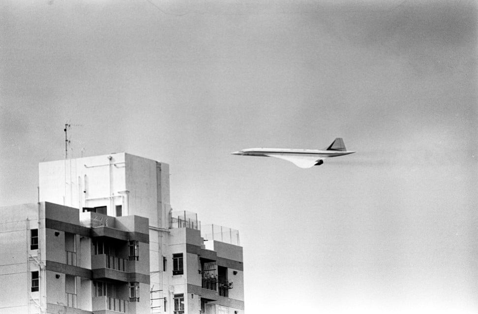 The Concorde flies over Kowloon.