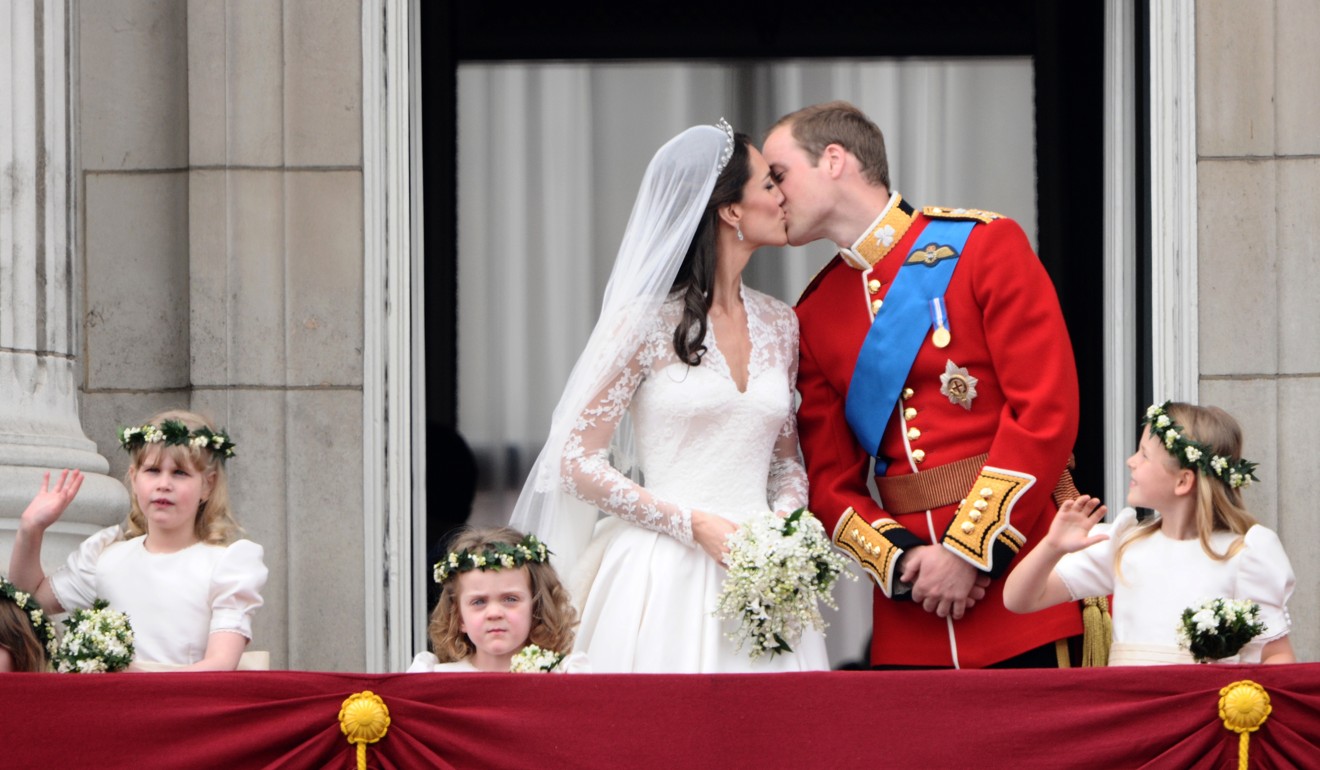 Дед на свадьбе король. Свадьба принца Уильяма и Кэтрин Миддлтон. Kate Middleton Kiss. Свадьба в Англии. Принцесса и женихи.
