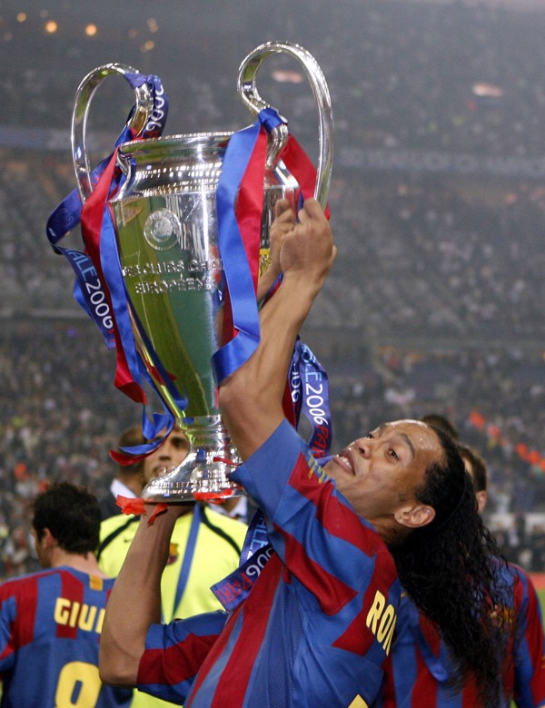 Ronaldinho lifts the trophy after Barcelona’s 2005 Uefa Champions League final win against Arsenal. Photo: AP