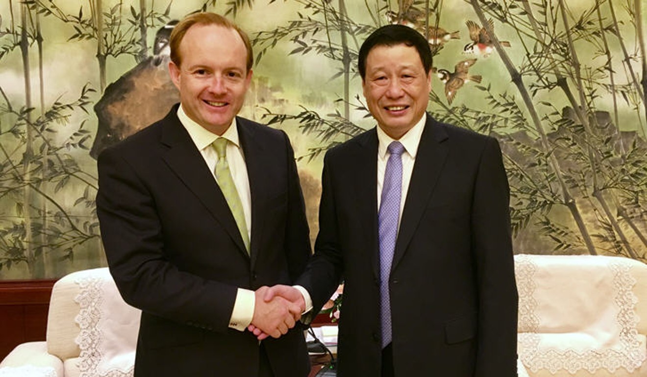 Merlin Bingham Swire (left) meets Shanghai’s mayor Ying Yong in October 2016 while Ying was the city’s deputy mayor. Merlin Swire takes over as chairman of Swire Group’s Asian holding unit and property subsidiary in July. Photo: Swire