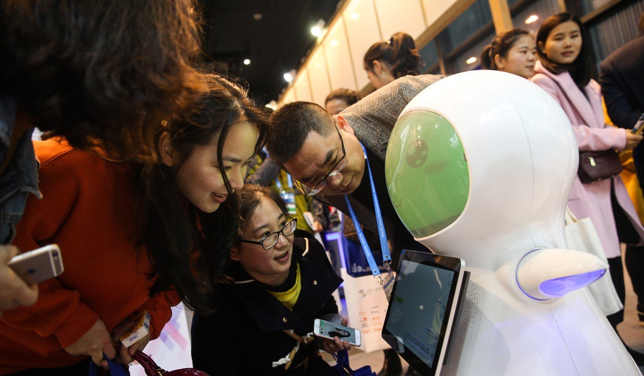The internet and technology sector paid the biggest staff bonus last year, according to Zhilian Zhaopin. Photo: Xinhua