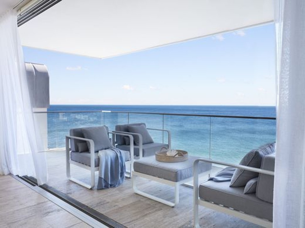 Located in Sydney’s sought-after enclave of Tamarama, this beautiful penthouse is within walking distance to Bondi, Tamarama and Bronte beaches.
