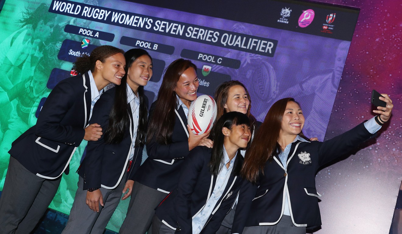 Hong Kong’s women's team take a selfie at the draw.