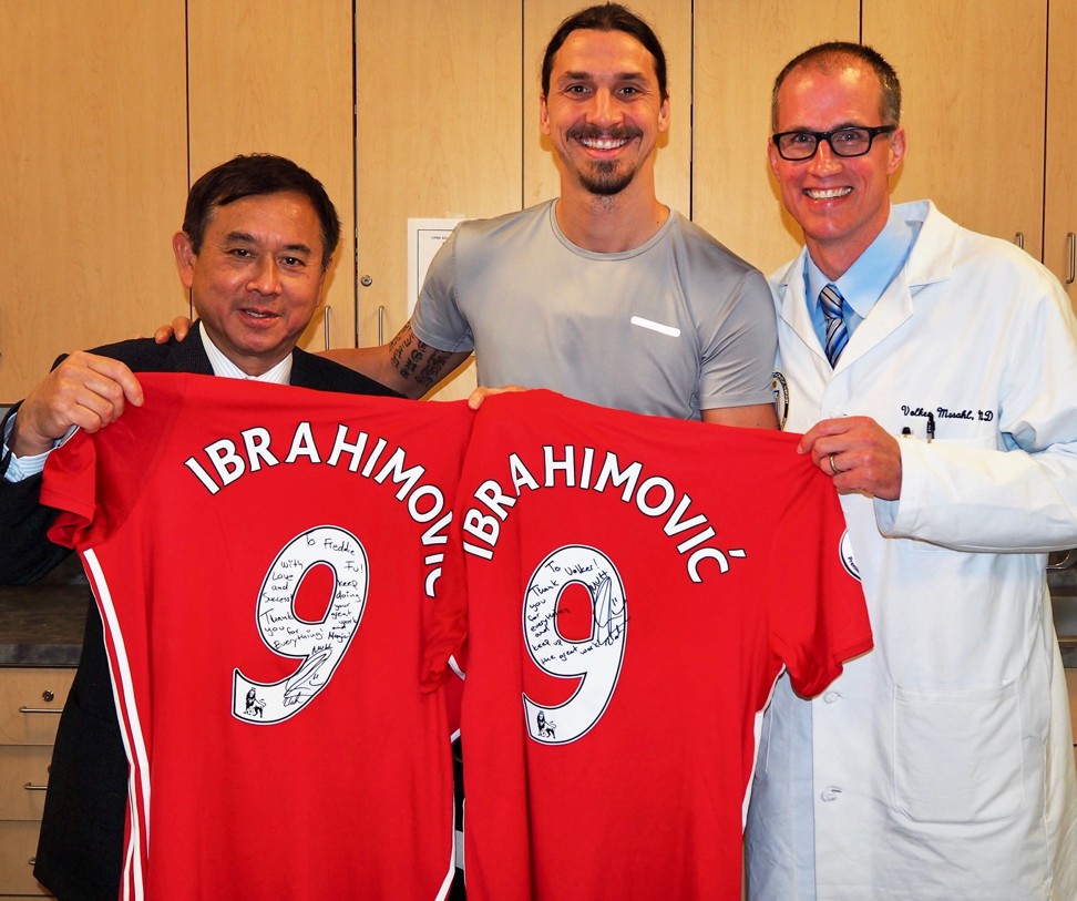 Hong Kong’s Dr, Freddie Fu and colleague Volker Musahl with Zlatan Ibrahimovic after performing the striker’s knee surgery. Photo: Freddie Fu