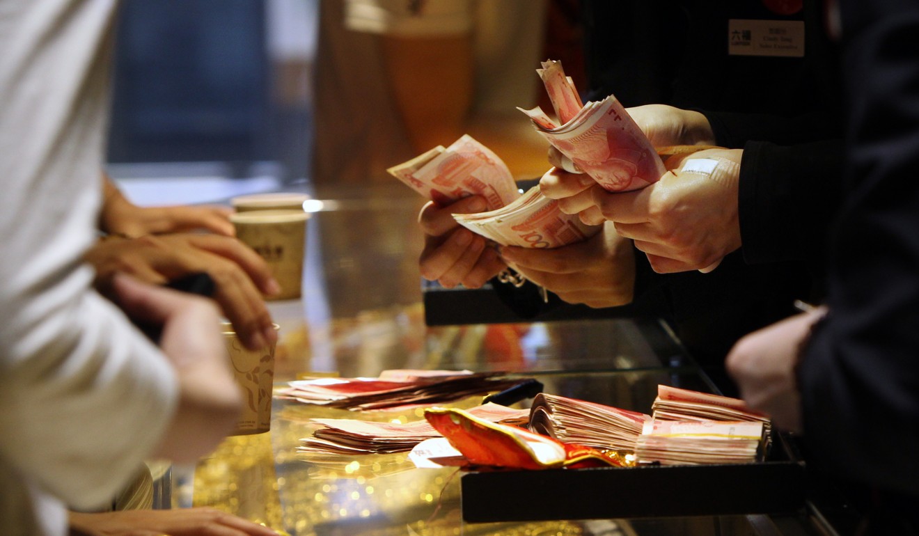 According to the IMF, the average urban household savings rate in China stood at 25 per cent of disposable income between 1995 and 2005. Photo: David Wong