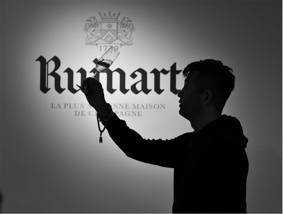 Ruinart Magnum was served against the striking background of three pieces from Liu Bolin’s eight pieces in the collection.