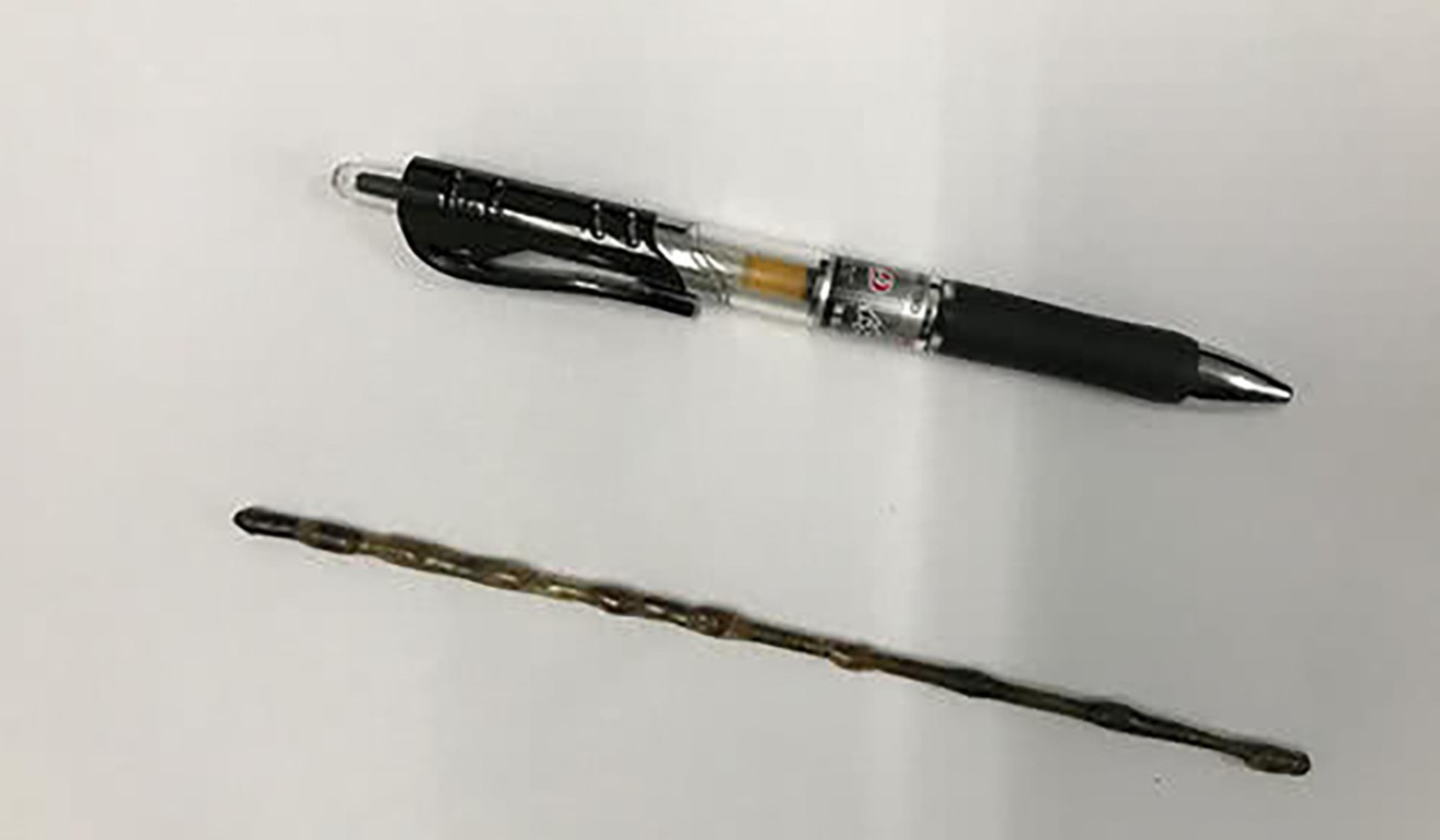 The steel bar was sealed inside a cylinder from a ballpoint pen. Photo: qq.com