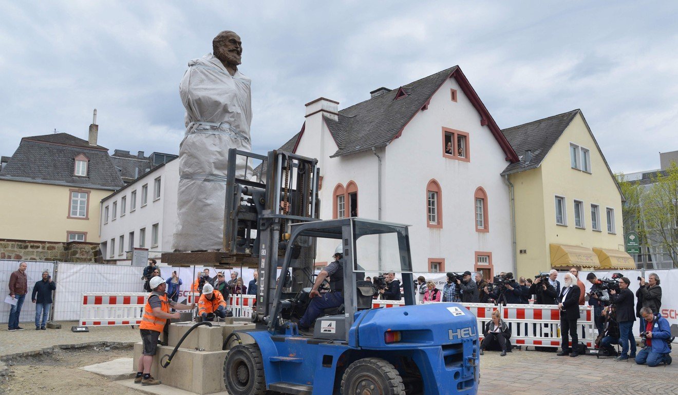 China sent a statue of Karl Marx to his hometown of Trier to mark the 200th anniversary of his birth. Photo: AFP/ DPA