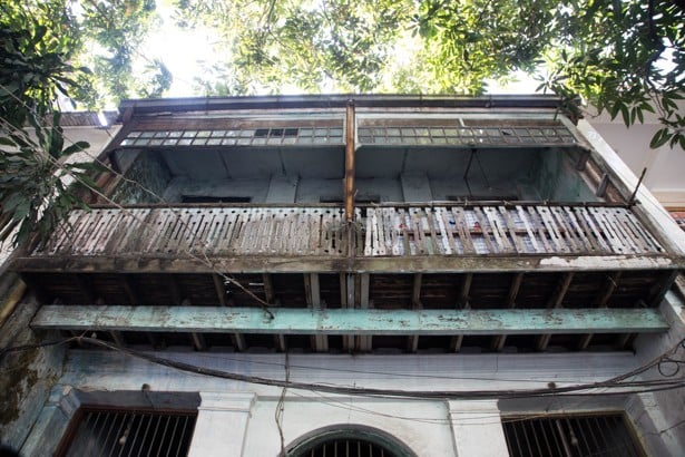 Exterior of 47th Street residence before it was renovated. Photo: Ann Wang