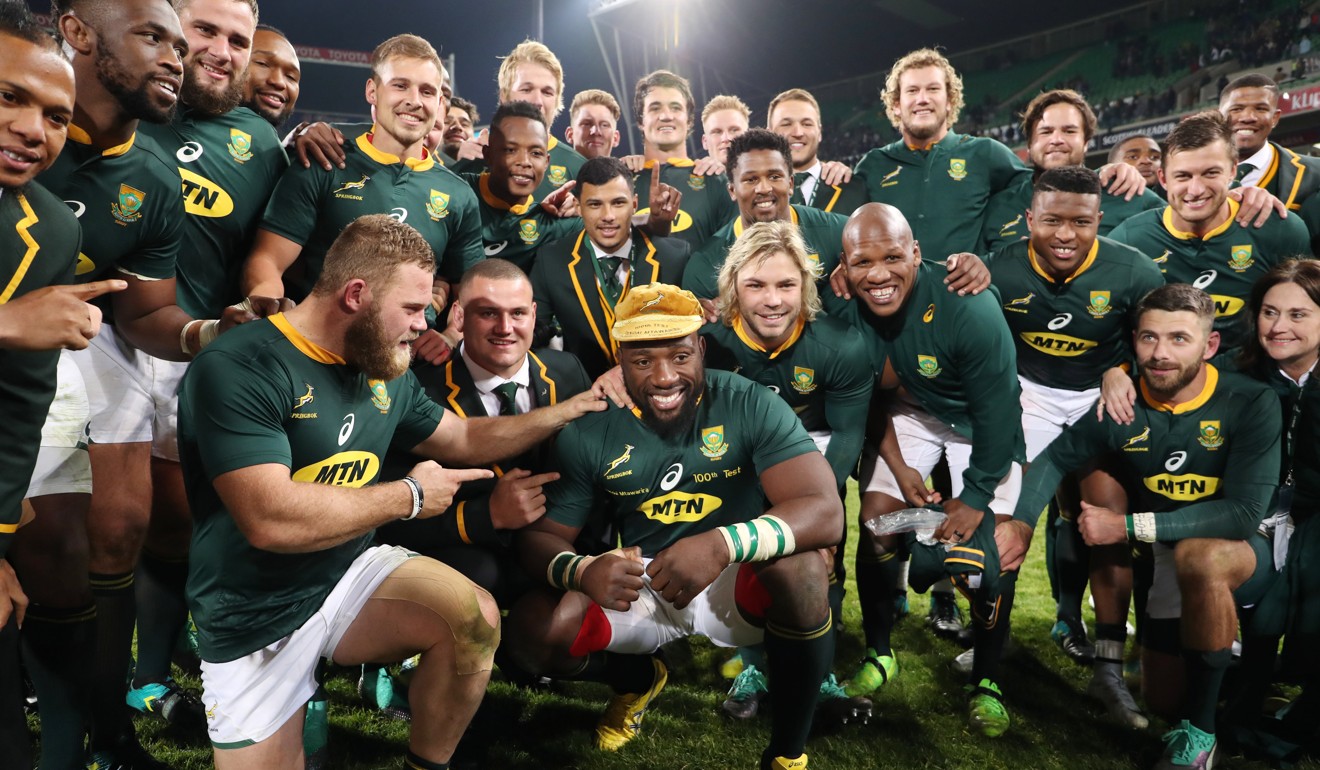 Tendai Mtawarira is surrounded by teammates to mark the special occasion. Photo: EPA