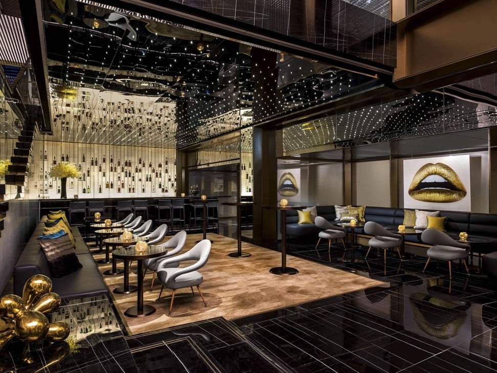 The Murray Lane in the hotel’s lobby, is a vibrant addition to Hong Kong’s bar scene.