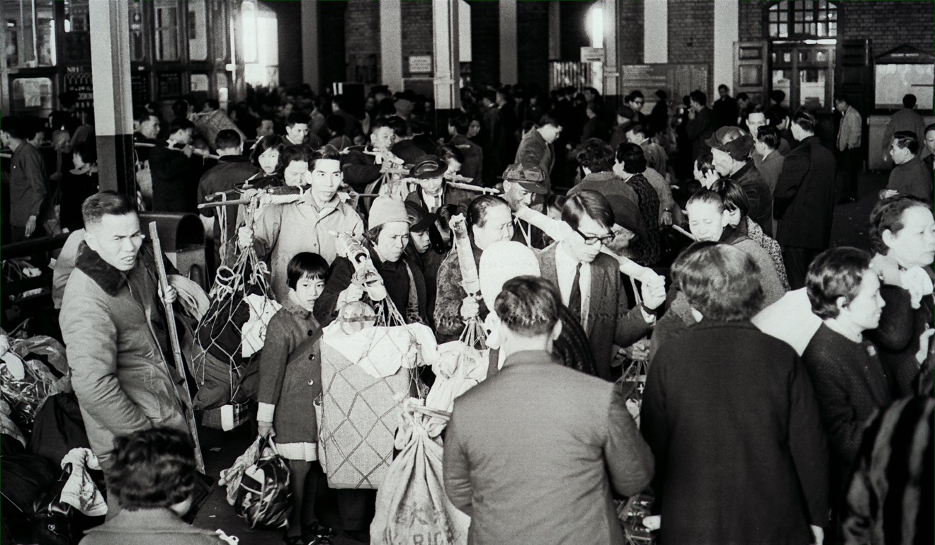 Thousands flock to the Tsim Sha Tsui KCR station to travel across the border to celebrate the Spring Festival with their family and friends in mainland China in 1970. Photo: E. Cheng