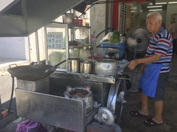 Tan Chooi Hong cooking up portions of char koay teow at Siam Road Char Koay Teow in George Town, Penang. Photo: Susan Jung