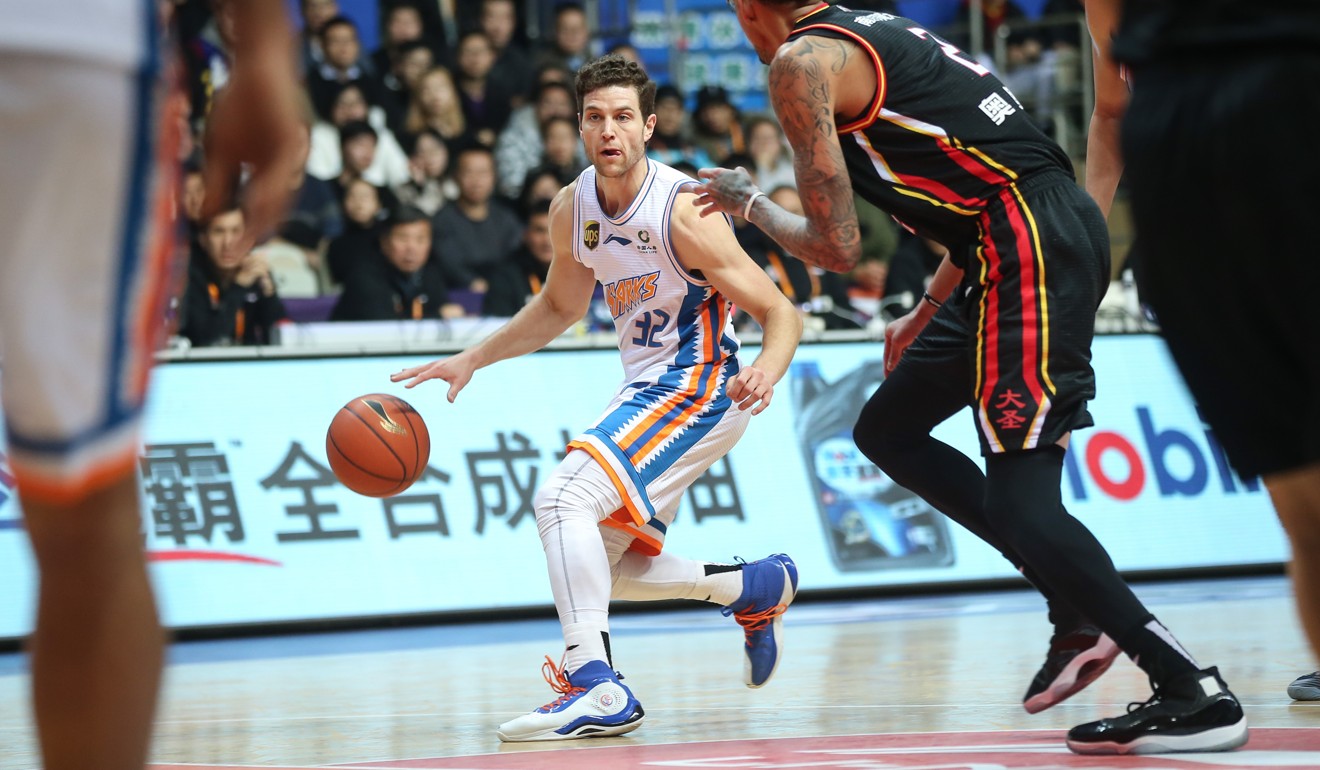 Shanghai and Nanjing contested a tense CBA game on Thursday night.