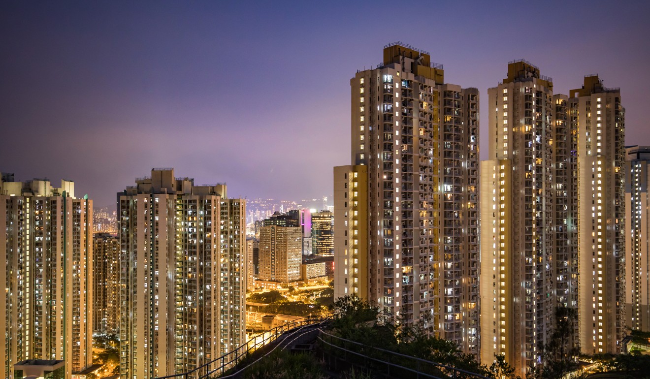Hong Kong’s property market has recently shown signs of contracting, with some expecting prices to fall by as much as 30 per cent. Photo: Bloomberg
