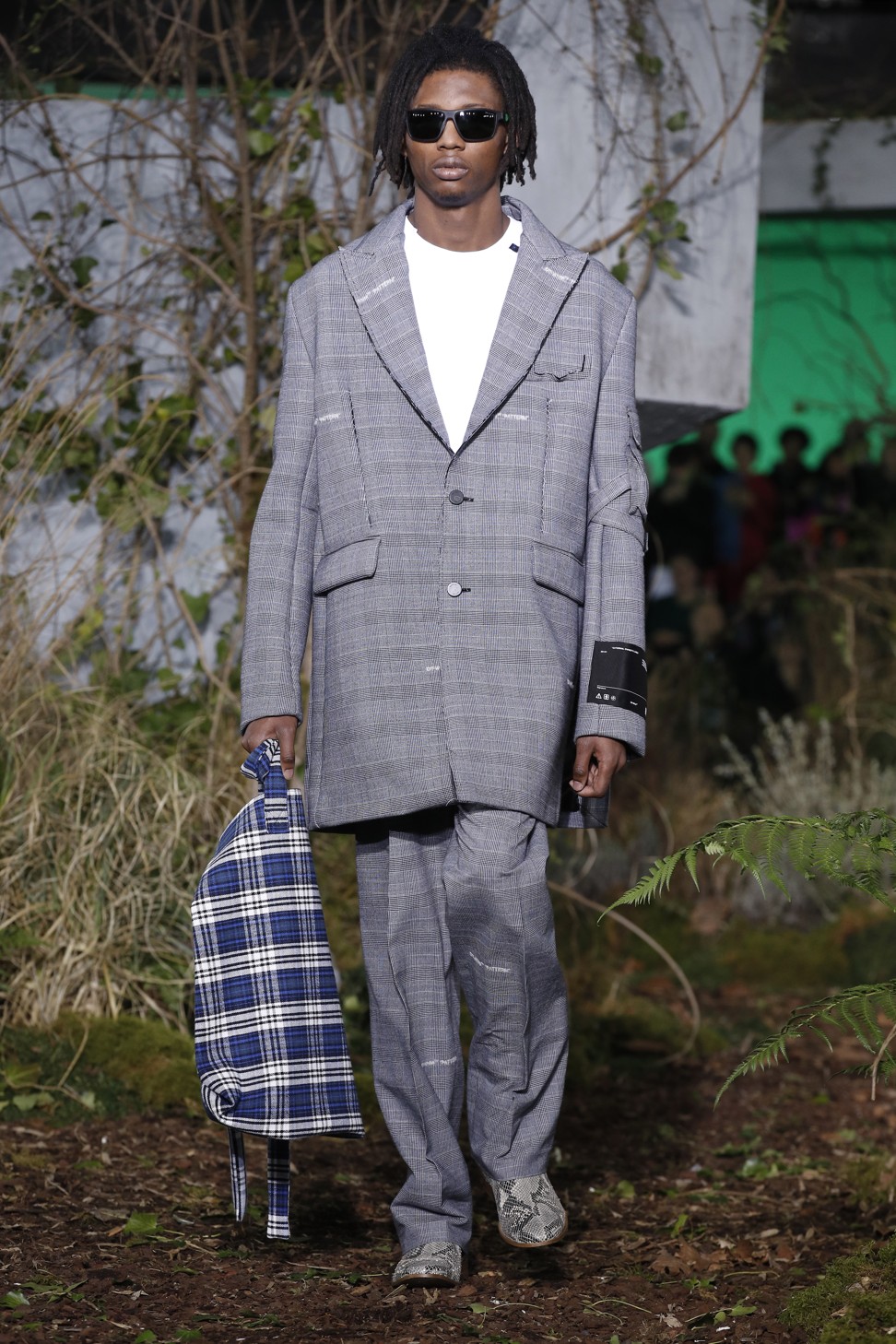 Louis Vuitton’s Virgil Abloh makes suit and tie the stuff of streetwear ...