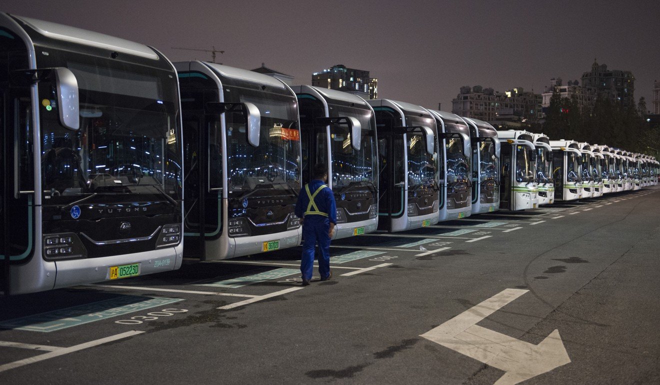 Средняя скорость электробуса. Электробус BYD. Электробус Лос Анджелес. Электробус 2025. Китайские автобусы гармошки.