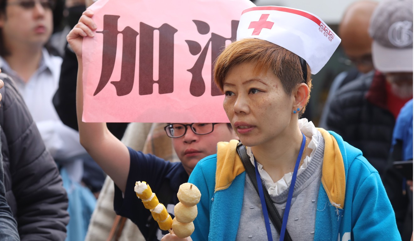 The protesters said they wanted to let doctors and nurses know Hong Kong people appreciated their hard work. Photo: Dickson Lee