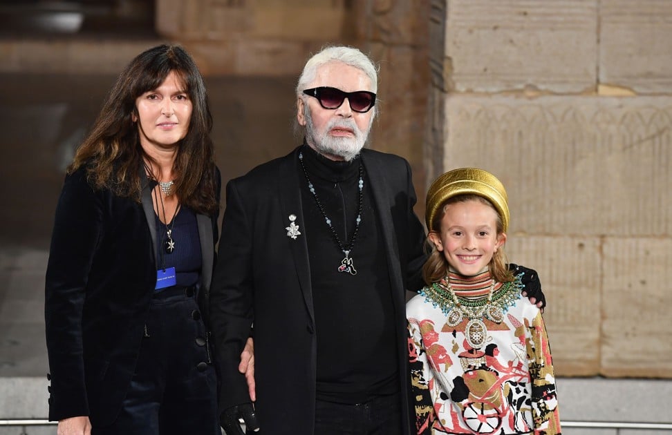 Virginie Viard (left), with Karl Lagerfeld and his godson Hudson Kroenig during the Chanel métiers d’Art show in New York in December last year. Photo: AFP