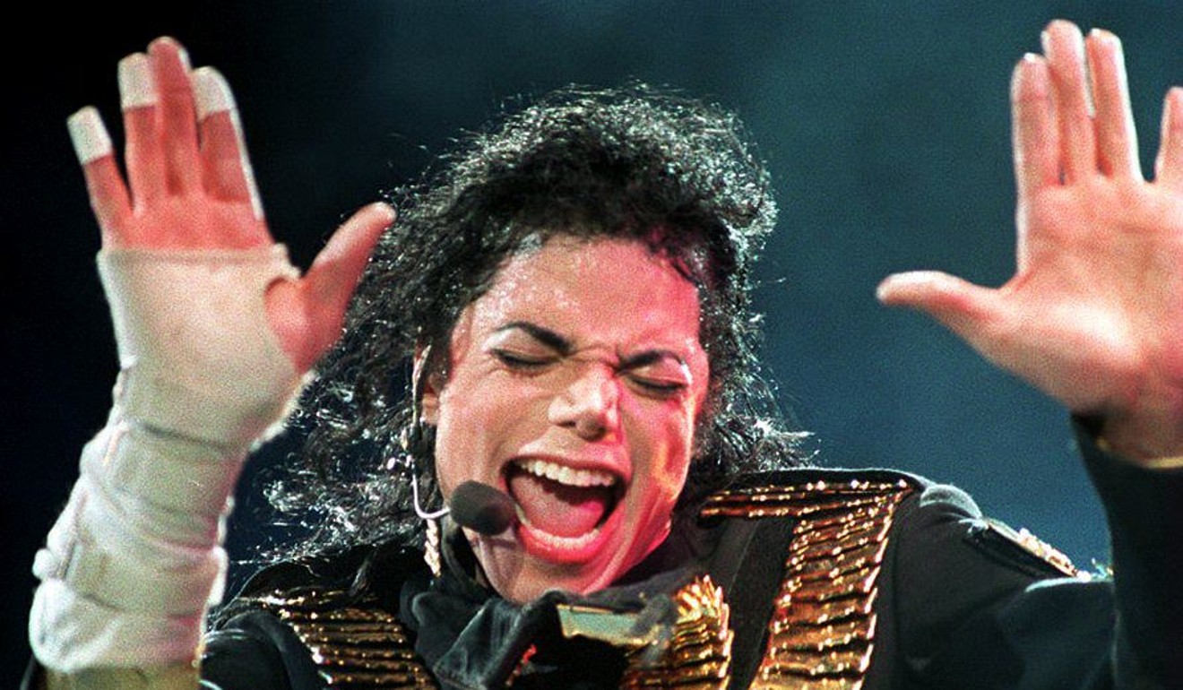 Michael Jackson performs on September 1, 1993, in Singapore. Photo: Agence France-Presse