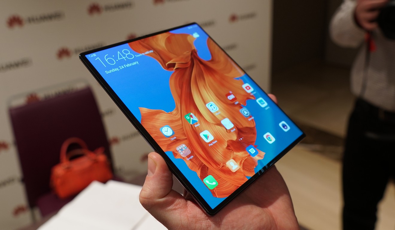 The Mate X has a single 8-inch OLED display that folds and bends at near the halfway point to become a smaller handset with screens on the front and back. Photo: Ben Sin