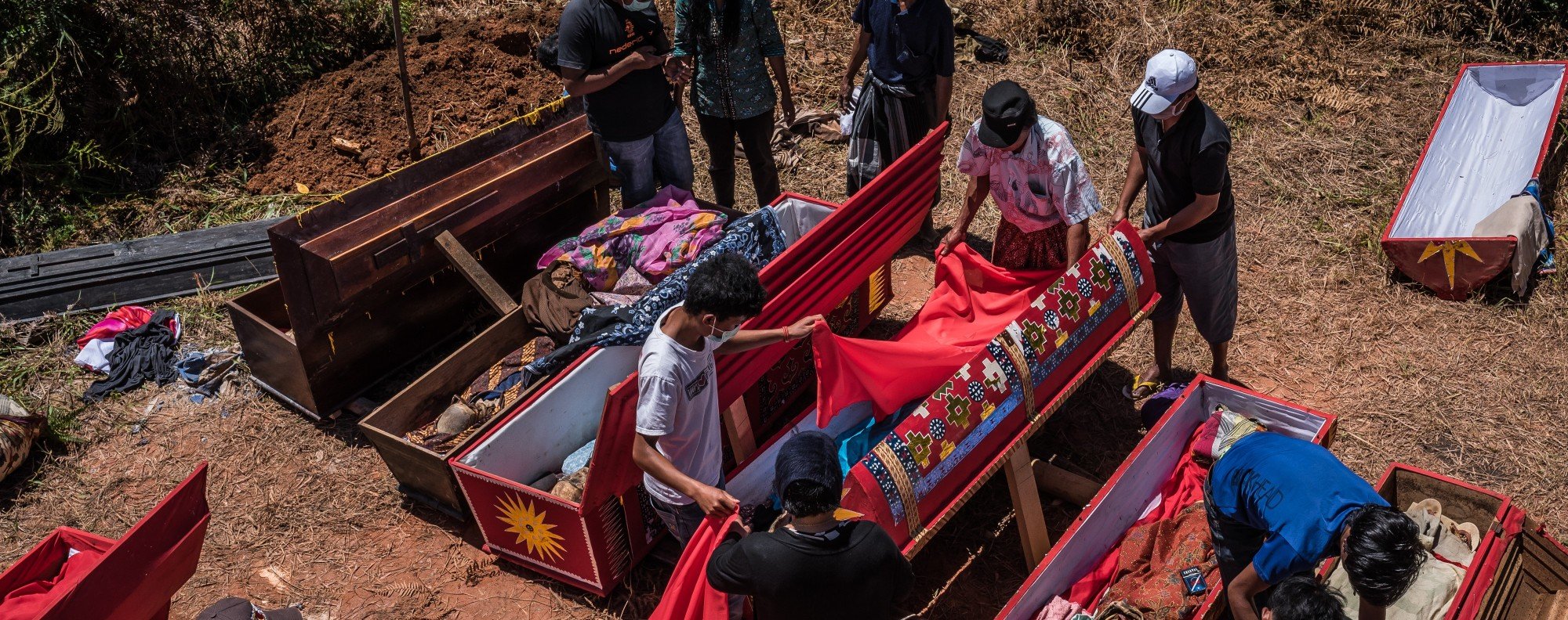 Living With Corpses How Indonesias Toraja People Deal With Their Dead 