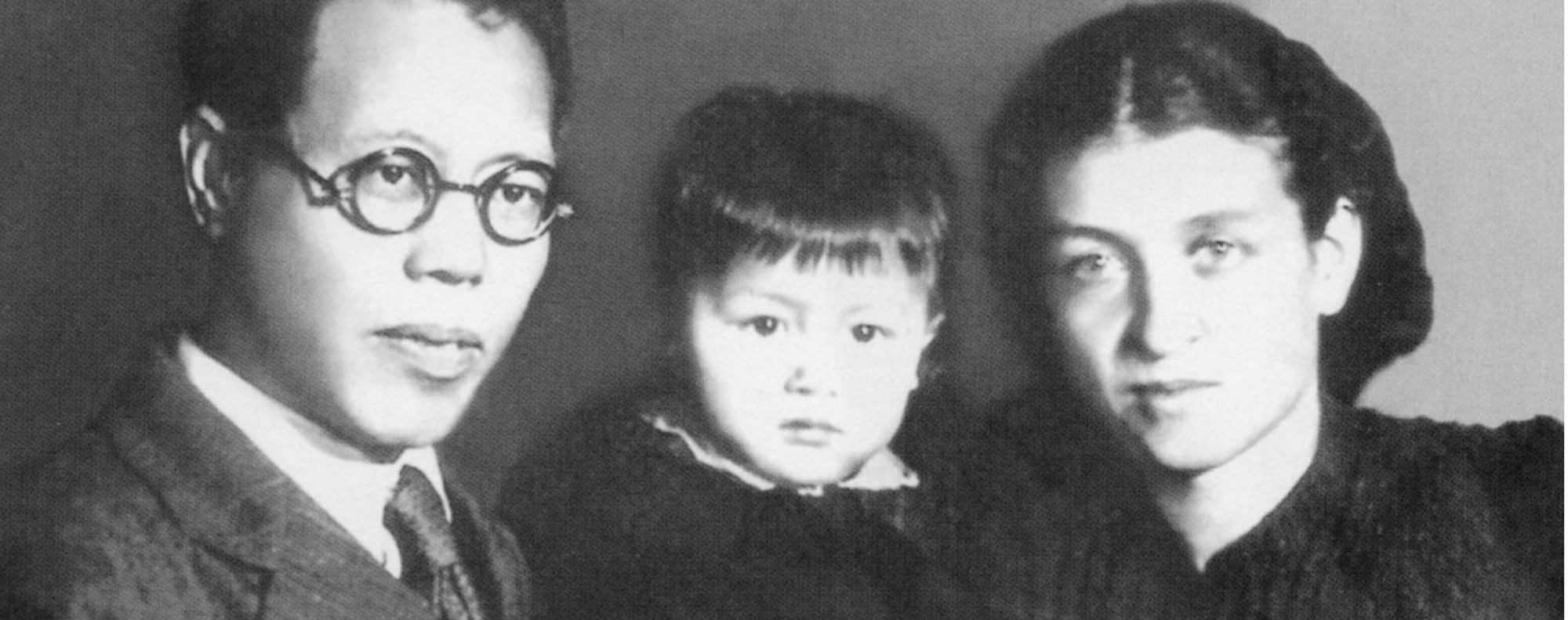 Chinese Communist Party leader Li Lisan with his Russian wife and daughter.