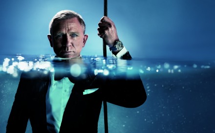 Daniel Craig, current James Bond and Omega ambassador, brings the new Seamaster Diver 300M to the surface. 