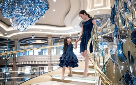 young chinese with rich cruise에 대한 이미지 검색결과