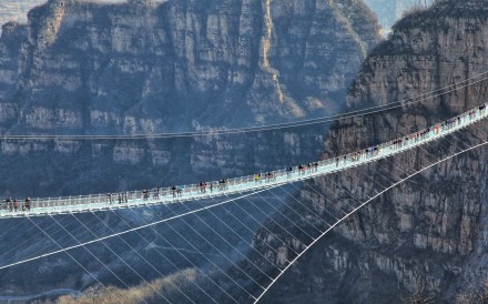 The glass suspension bridge at Hongyagu Scenic Area in Pingshan county, Hebei province. Photo: Xinhua