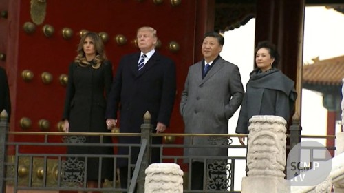 Donald Trump tours Beijing's Forbidden City