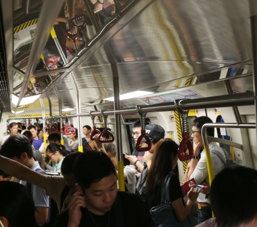 The power was cut on the Kwun Tong line in Kowloon on April 10. Photo: Handout