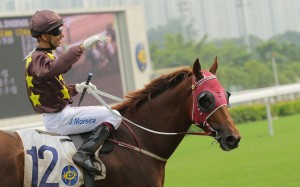 Race 6, Sure Peace, ridden by Joao Moreira, won the class 4 over 1650m (all weather track) at Sha Tin. 19SEP15